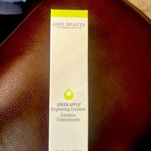 Juice beauty green apple brightening emulsion